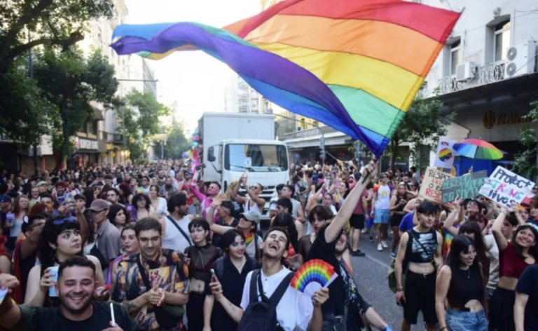 Se realizó en Córdoba una multitudinaria Marcha del Orgullo